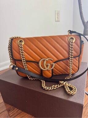 Gucci Matelasse calfskin  Leather Shoulder Bag with Gold Double medium